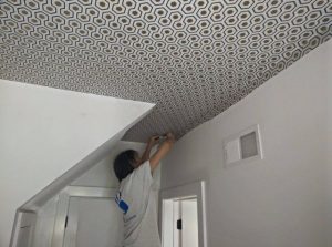 Chicago painter. Painting contractor. West Town. West Loop. Drywall repair. Wallpaper. Wrought iron fence. Rust removal. Metal porch.