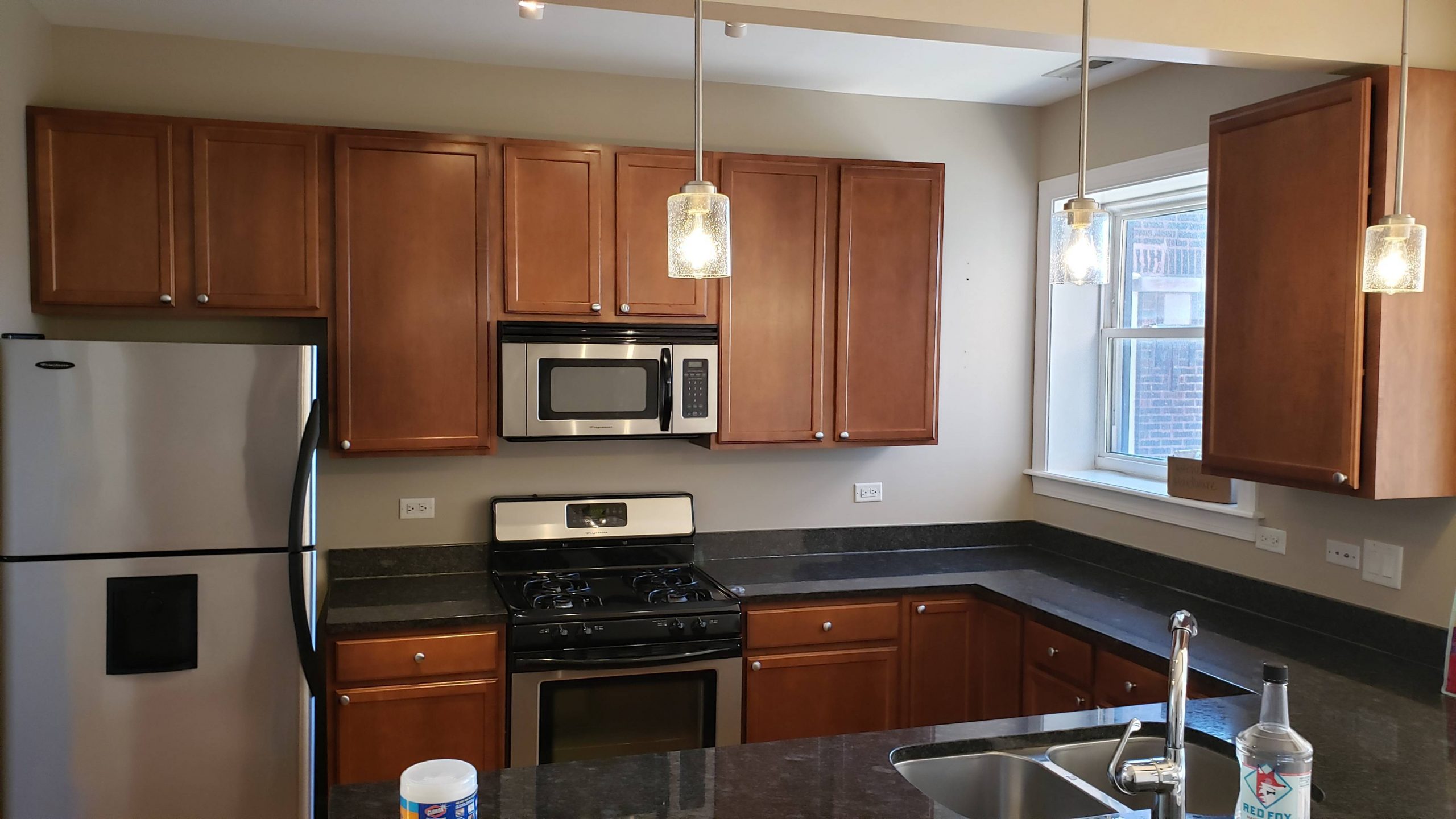 2020.04.22_Lakeview_Kitchen_cabinets_painting - Chicago-painter.-Kitchen-cabinets-painting.-Lakeview-1.jpg